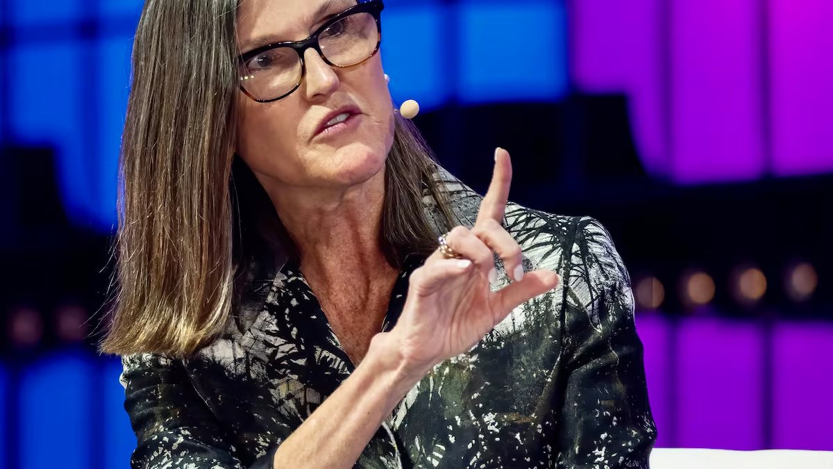 Ai hóng Drama CZ không :)))

CZ đã unfollow Cathie Wood trên X, sau đó follow Claude và Anthropic <a href="/binance_vietnam/">Binance Vietnam 🇻🇳</a> 

Trước đó (26/01), Wood chia sẻ trên Fox Business rằng nhịp điều chỉnh của Bitcoin đến từ sự kiện deleverage 28 tỷ USD, liên quan tới một lỗi phần