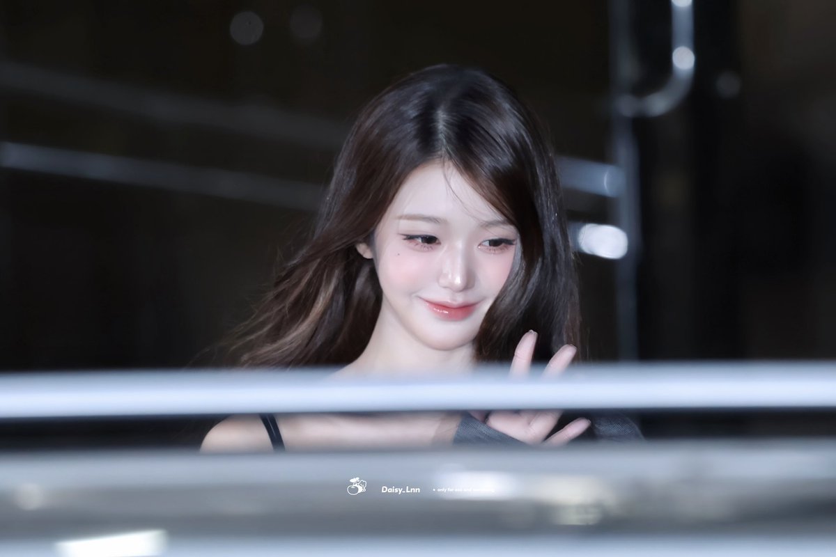 Daisy_Lnn's tweet photo. 26.02.27 퇴근
#아이브 #IVE #장원영 #JANGWONYOUNG #원영 #WONYOUNG #ウォニョン #READYTO8 https://t.co/wdkCyc2zts