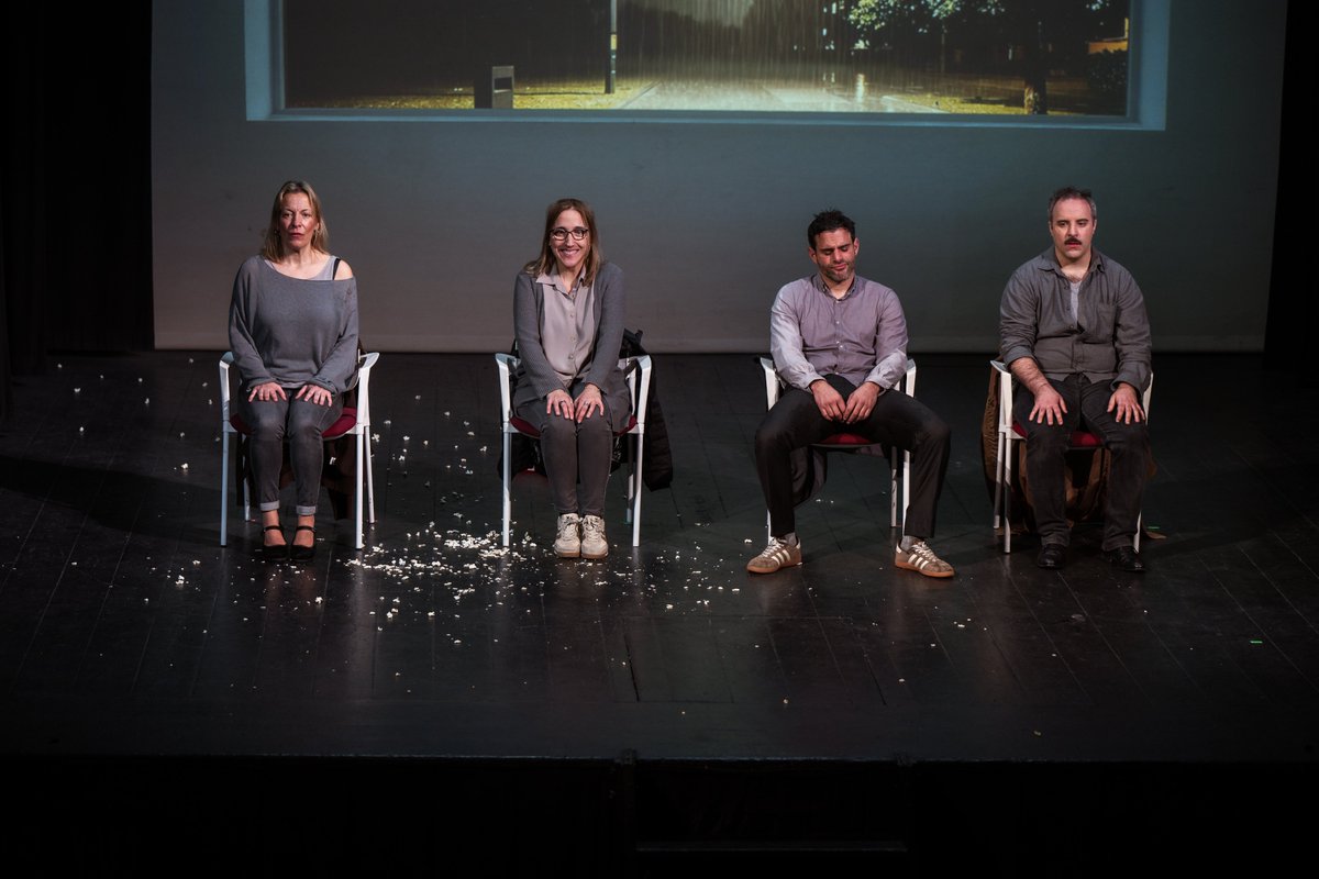 ForesJuliana's tweet photo. Avui hi tornem!

"L'espera desespera" de @MiriamPunti al @golemsteatre! Només hi serem fins diumenge, així que no badeu!

Una comèdia absurdament desesperant de @monanimalteatre.

🎟️https://t.co/GOoewTXg6x https://t.co/oWAid6OWgM