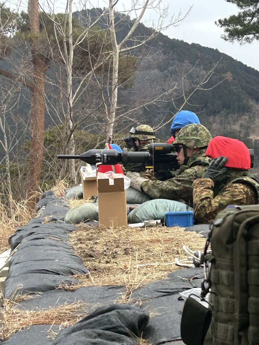 偵察隊空中射手必携 第13偵察戦闘大隊 は個人携帯対戦車弾射撃訓練を実施しました。 通称
