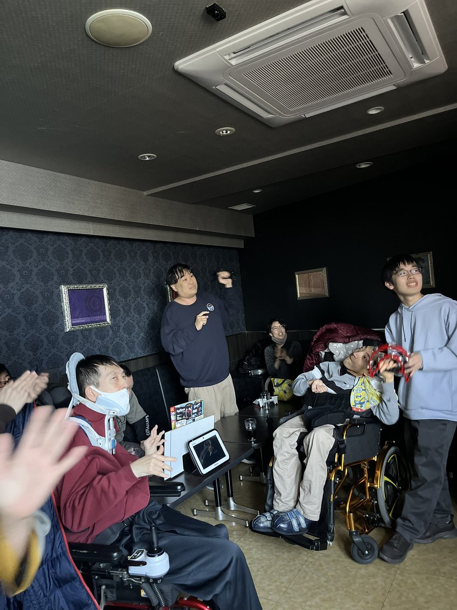 oden_circle's tweet photo. 電車でGO!

#ボランティア 
#春から名大 
#春過ぎから名大
#春から金城
#春から名城
#春から中京
#春から名古屋
#ボランティアサークル

スシの次はカラオケ！
日本文化満喫

体験参加受付中！
興味を持った方、連絡下さい
何大学でも、何年生でも
ウェルカムです https://t.co/A0gFktwHiu