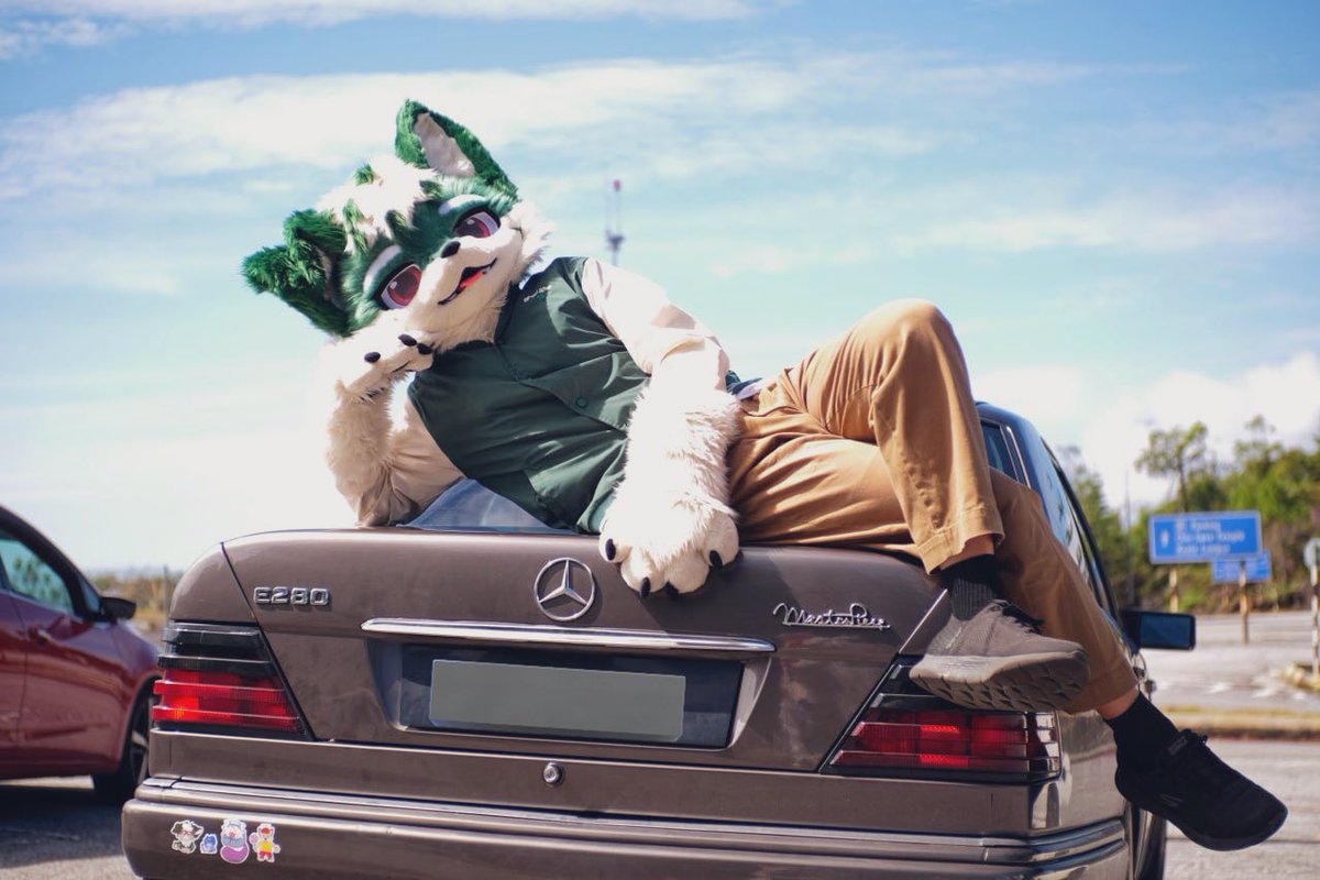 #fursuitfriday 
📷: <a href="/Wofychuu/">Wofy Yems (EssZX) ✨💕🔜 IWAG'25</a> 
Wanna see my Masterpiece? 👀