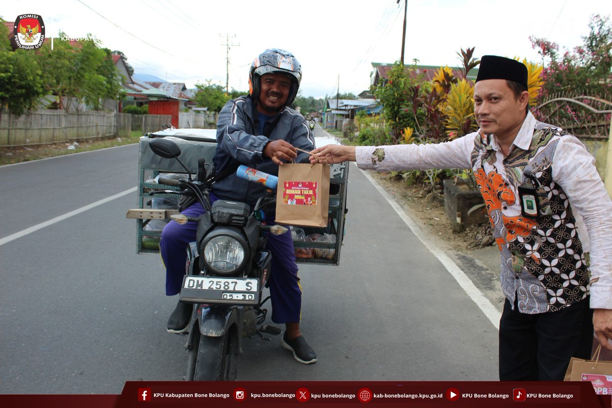 BonebolangoKpu's tweet photo. #TemanPemilih,

Komisi Pemilihan Umum (KPU) Kabupaten Bone Bolango menggelar kegiatan berbagi takjil kepada masyarakat sebagai wujud kepedulian di bulan suci Ramadan, Jum'at 27/02/2026. https://t.co/REHBWFZxAK