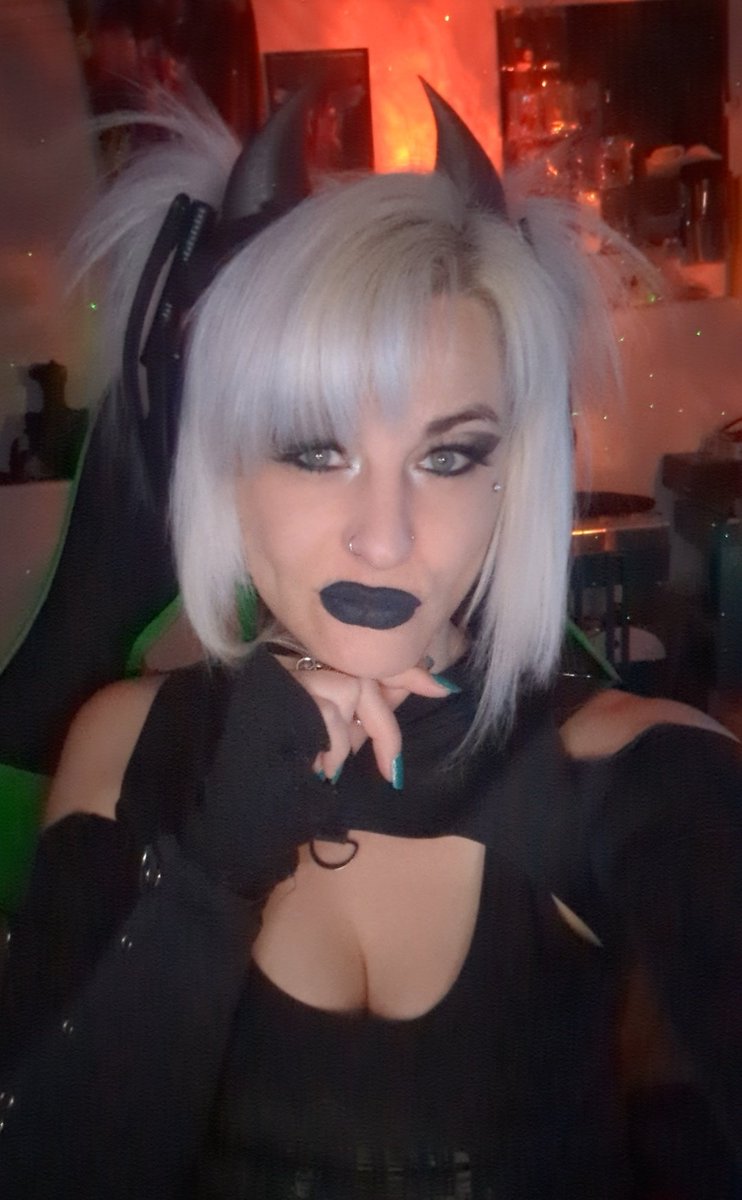 It's 3am let's get it. 
Twitch.tv/satisfiedcurve