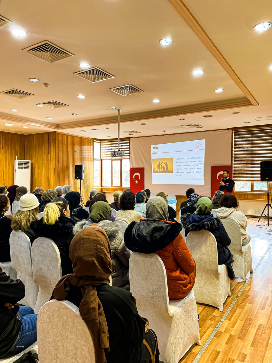 kvorgtr's tweet photo. Vakfımız ve Sarıyer Sosyal Hizmetler Merkezi işbirliğiyle düzenlenen “Ebeveynlik Becerileri” semineriyle kursiyerlerimize ebeveynlik süreçlerine dair farkındalık kazandırdık. 

Klinik Psikolog Havva Saka’ya, Sosyal Hizmet Uzmanı Kadir Çetin’e ve katılımcılarımıza teşekkür ederiz. https://t.co/jZa5lC3hsA