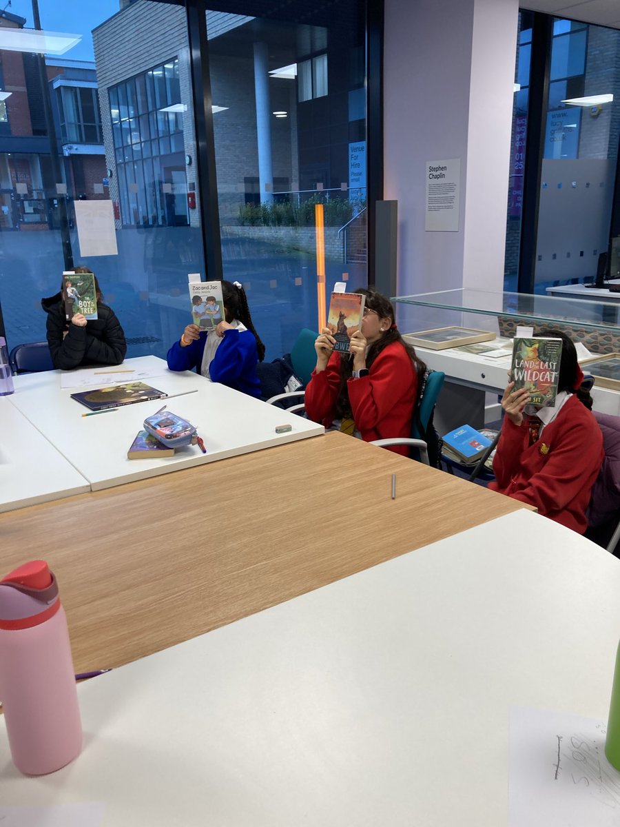 Bromley Libraries tweet media