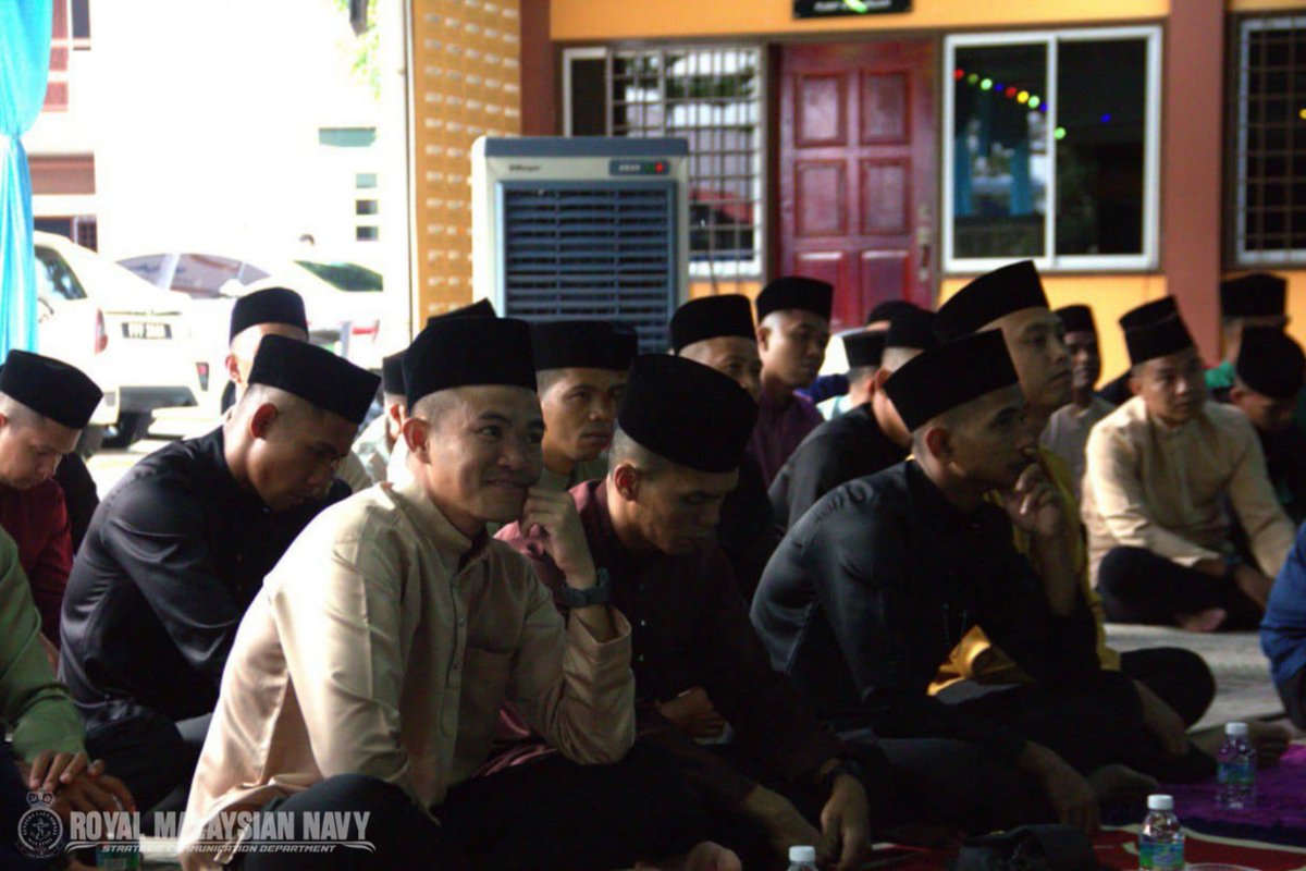 RMN Leadership Centre tweet media
