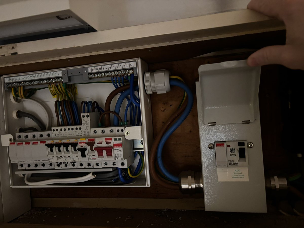 GlowBell tweet media