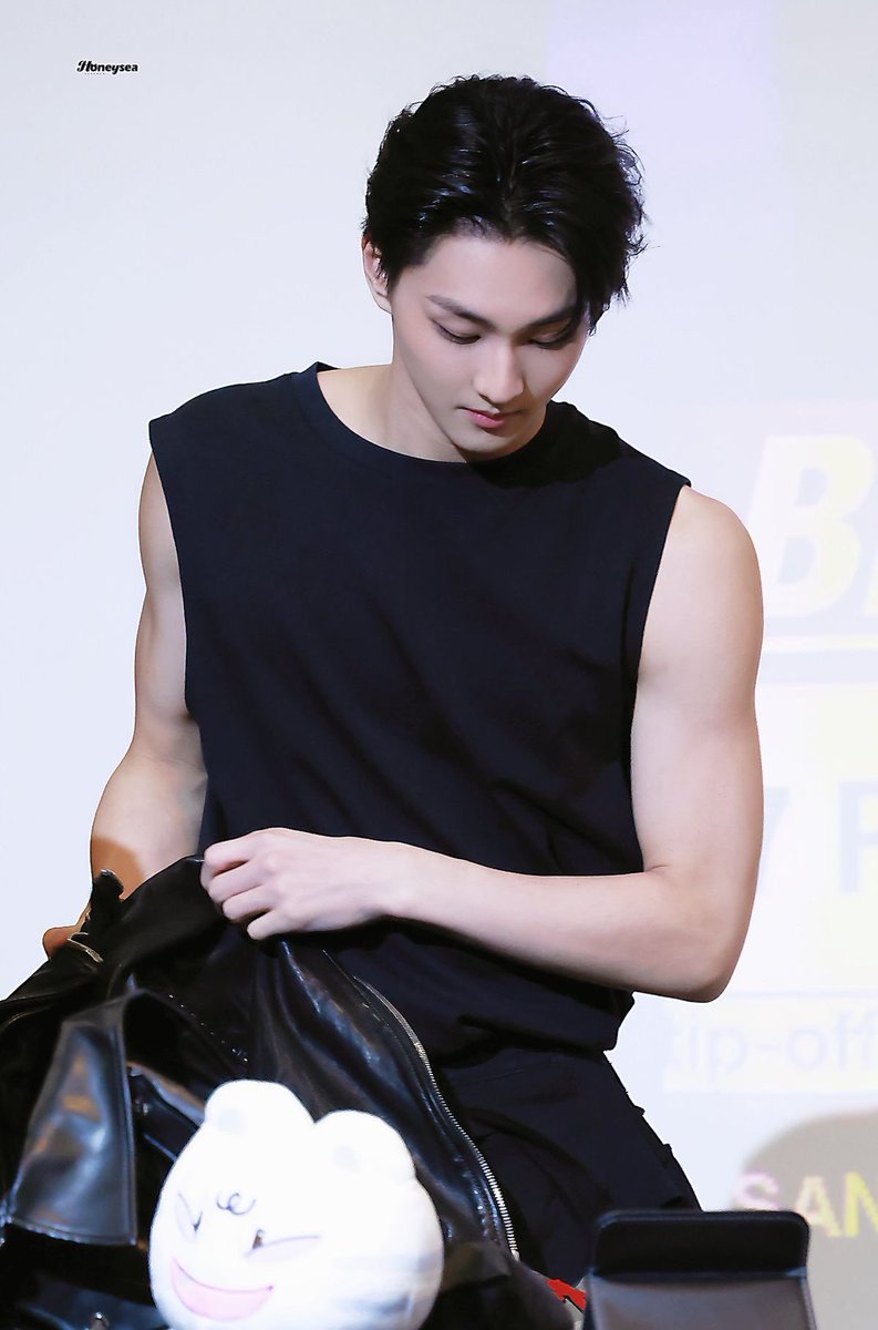 똥짱이 tweet media