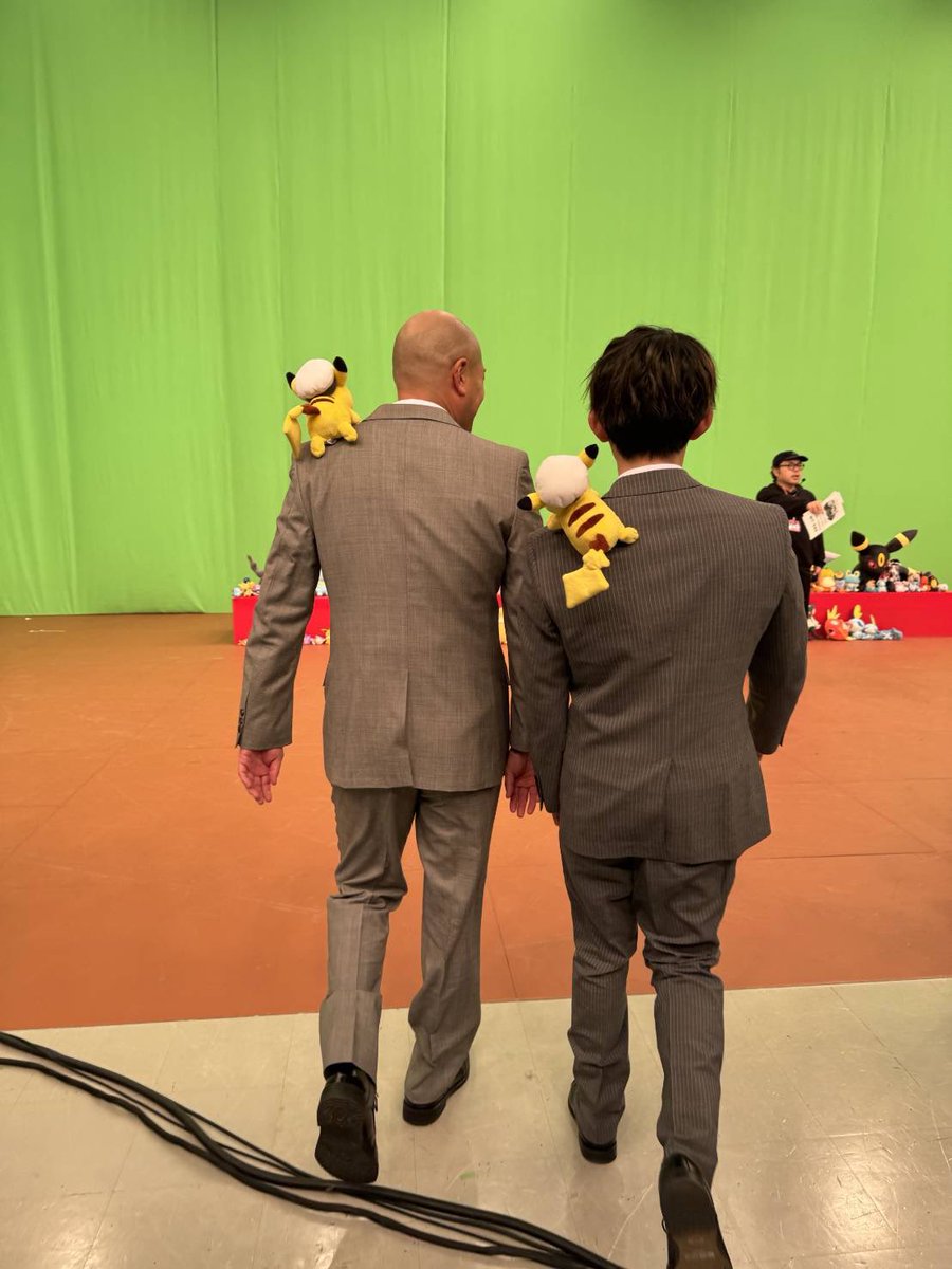 ネタどうしましょか？」 「イシツブテ漫才でいきましょ。」