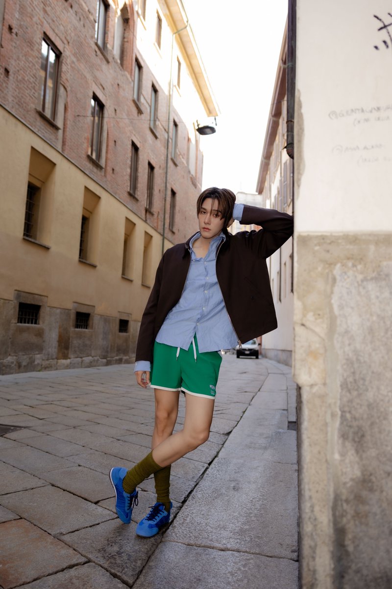 ลุคหล่อคนเริ่ด! หนุ่ม #นานิหิรัญกฤษฎิ์ จัดเต็มลุคสตรีทสไตล์ใหม่จาก​ Onitsuka Tiger คอลเล็กชั่น Spring/Summer 2026  ท่ามกลางบรรยากาศสุดชิลใจกลางเมืองมิลาน หลังร่วมชมแฟชั่นโชว์คอลเล็กชั่นใหม่ของแบรนด์ 💚

NANI X ONITSUKA TIGER AW26
#OnitsukaTigerxNani
#hirunkit_
#OnitsukaTiger