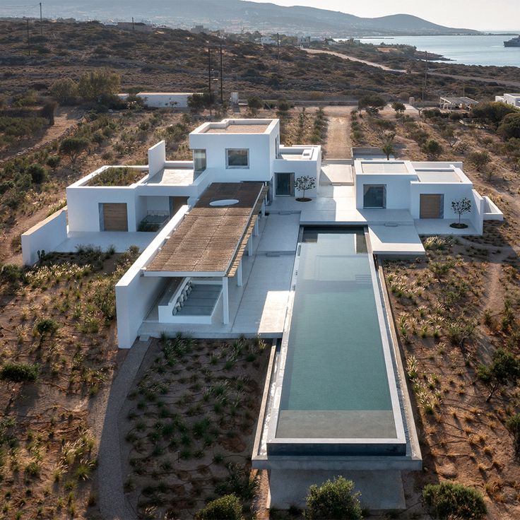 اکوان دیو tweet media