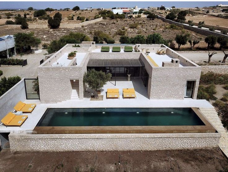 اکوان دیو tweet media