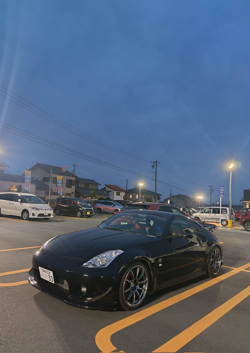 明日はお休みなのでZで買い物へ
飛ばさなくても普通に街中を走ってるだけで楽しいんだから罪な車だよな