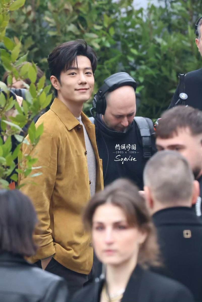 ว้าว ชอบรูปนี้มาก ข้อดีของการแบกบันได7 ขั้นสินะ 😂😂😂  

XIAO ZHAN ITALIAN STORY  
#XiaoZhanxTodsCraft 
#MFW26XiaoZhanCharm