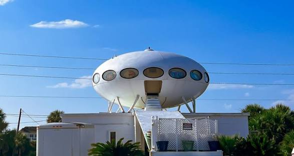 BennettEmory's tweet photo. @MargoinWNC Hi Margo I love Pensacola Beach and lived there in 1980's haven't been back in a longtime. Stayed here in the spaceship house one summer. Agree with your Mom. https://t.co/N7HRMA4fAh
