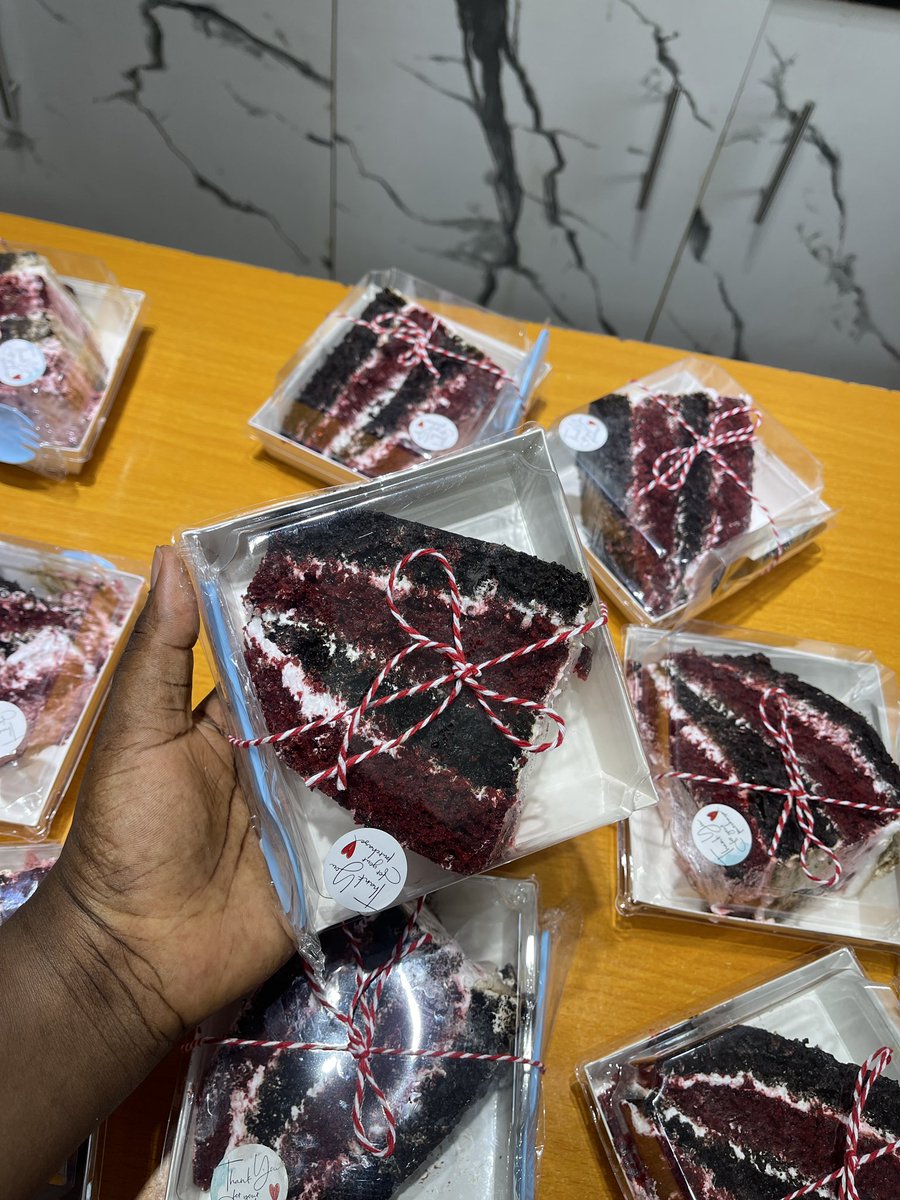 Cakes in ogba Lagos/PBD1682 tweet media