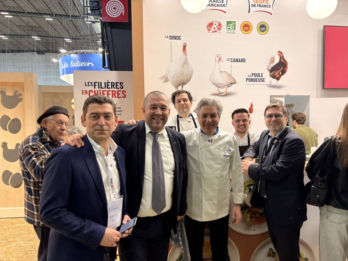 ServiceInfoCNPO's tweet photo. Les œufs de France font leur show au @Salondelagri !
Merci aux chefs @ggomez_chef et Michel Roth pour leur soutien à cette filière et à un produit star de l’alimentation d’aujourd’hui ! 🤩 #SIA2026 #oeuf #OeufsDeFrance https://t.co/lSeNJqzRHs
