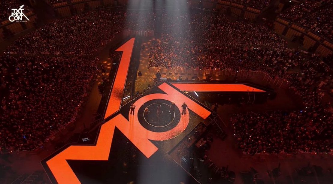 lesbeomie's tweet photo. txt truly don’t play about their fans, even the stage spells out moa https://t.co/yW1tXaR8Zi