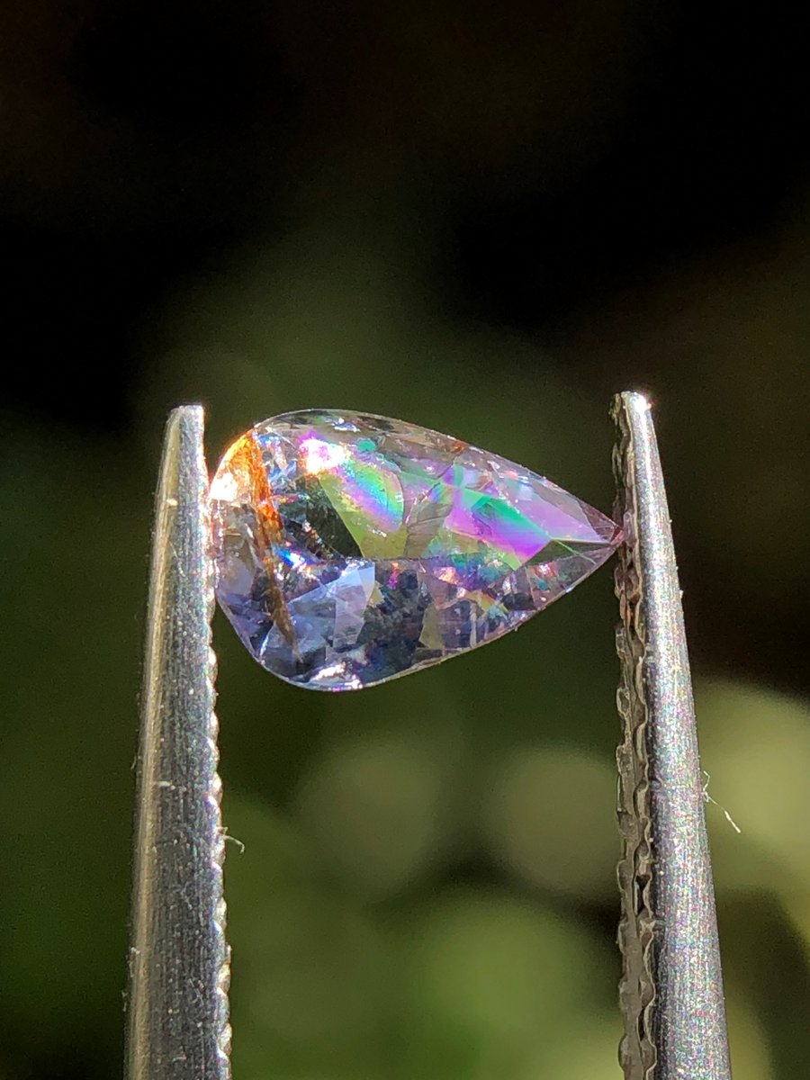 天然非加熱レインボータンザナイト🌈今までで最高のレインボー