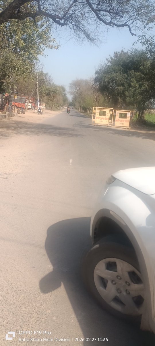 tuteja_vikas's tweet photo. ये रतिया से सरदूलगढ़ सड़क पर रत्ताखेड़ा गांव की फ़ोटो है जहां अभी तक ब्रेकर नहीं बने। https://t.co/ggrrq5809j