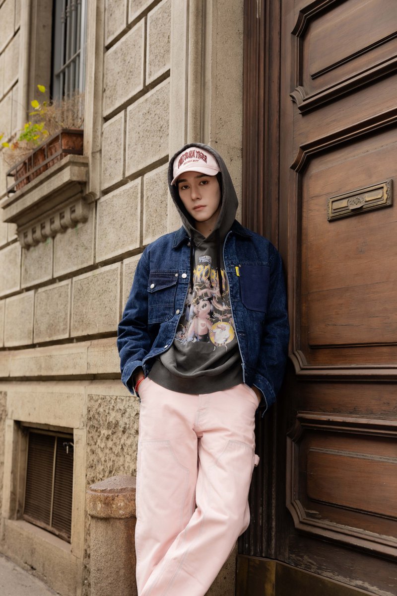 โทนนี้ที่ถูกใจ! จัดภาพหล่อของหนุ่ม #นานิหิรัญกฤษฎิ์ ในลุคสตรีทสไตล์สุดเท่ หลังร่วมชมแฟชั่นโชว์ Onitsuka Tiger Autumn/Winter 2026 ที่จัดขึ้น ณ กรุงมิลาน ประเทศอิตาลี💚

NANI X ONITSUKA TIGER AW26
#OnitsukaTigerxNani
#hirunkit_
#OnitsukaTiger #OnitsukaTigerAW26
#MintNews