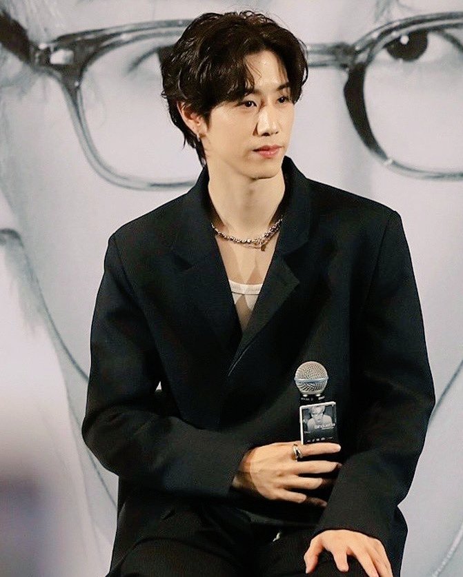 His certified visual is on a whole other level!! 😻 looks like a movie scene. 😭

MARK TUAN SILHOUETTE FANCON
#MarkTuanTheShapeOfYou_PressCon
#MarkTuanFanconBKK2026 #TheShapeofYou_BKK
#MarkTuan <a href="/marktuan/">Mark Tuan</a>