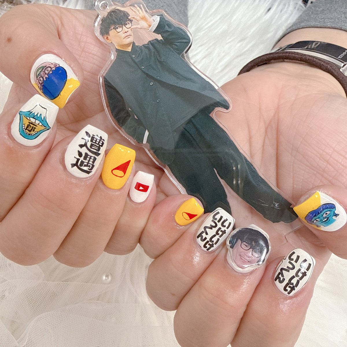 atom_wa's tweet photo. 遭遇ネイルにチェンジ🙌✨

さぁあとは両国行っていっくんくんと遭遇するだけ❤️

#山口一郎
 #山口一郎チャンネル
 #山口一郎の遭遇
 #サカナクションネイル
 #遭遇ネイル https://t.co/vOder3CA3L