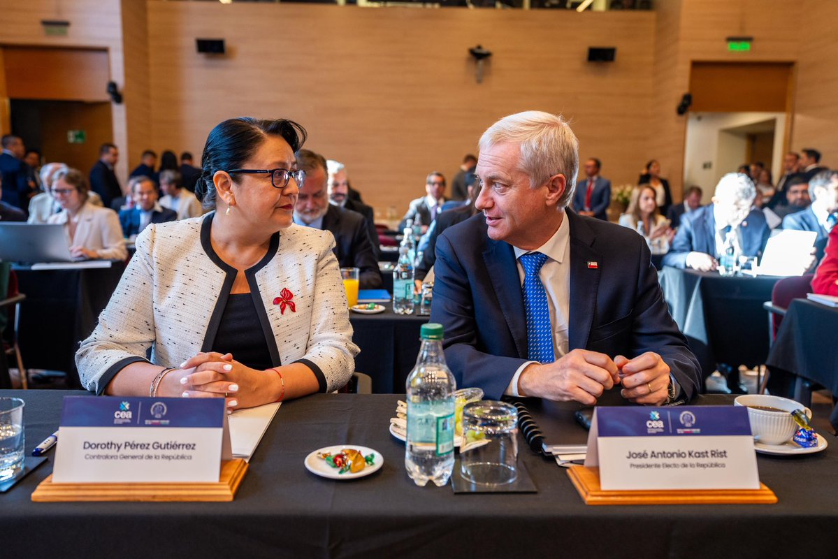 Para gobernar bien hay que prepararse y capacitarse. Agradezco a la <a href="/Contraloriacl/">Contraloría</a> por apoyar el proceso de inducción de las autoridades en materias de probidad, organización y funcionamiento del Estado. 

Hacer las cosas bien, un compromiso simple pero indispensable.