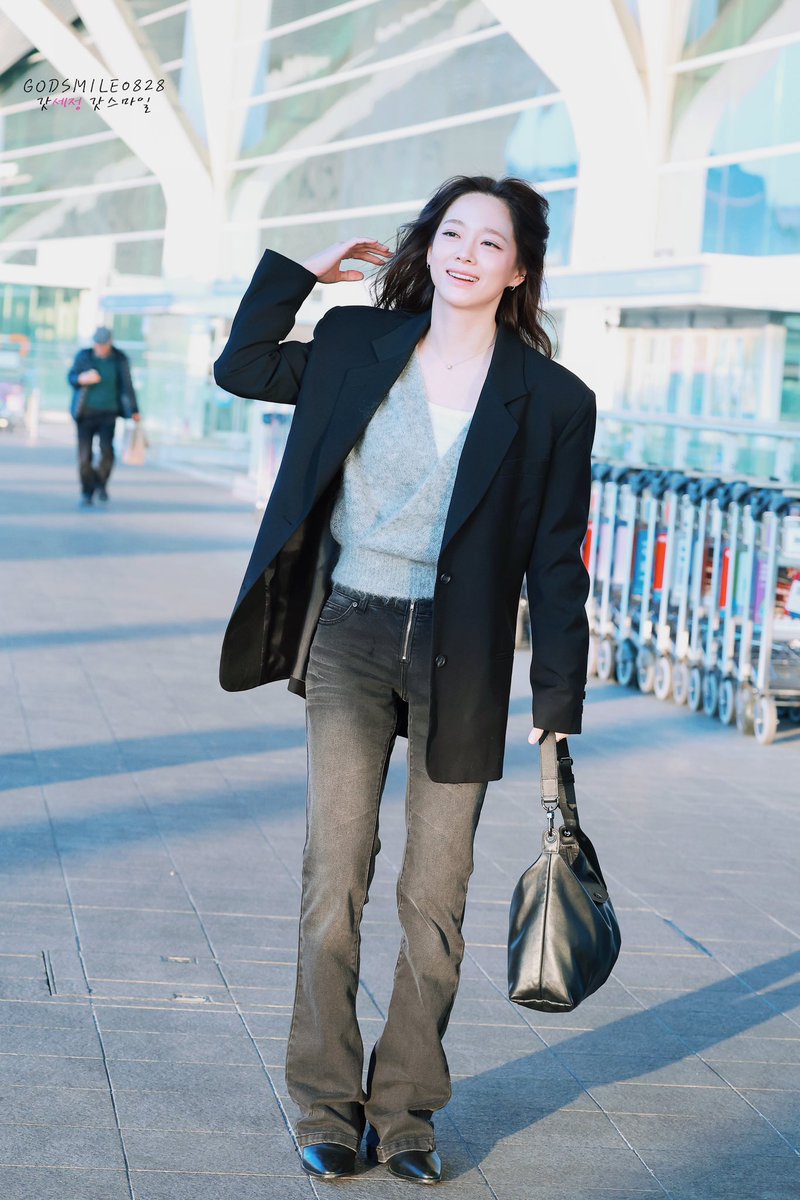 260227 ICN

<a href="/0828_kimsejeong/">김세정 KIM SEJEONG</a>
#김세정 #세정 #갓세정 #kimsejeong #sejeong #キムセジョン #金世正