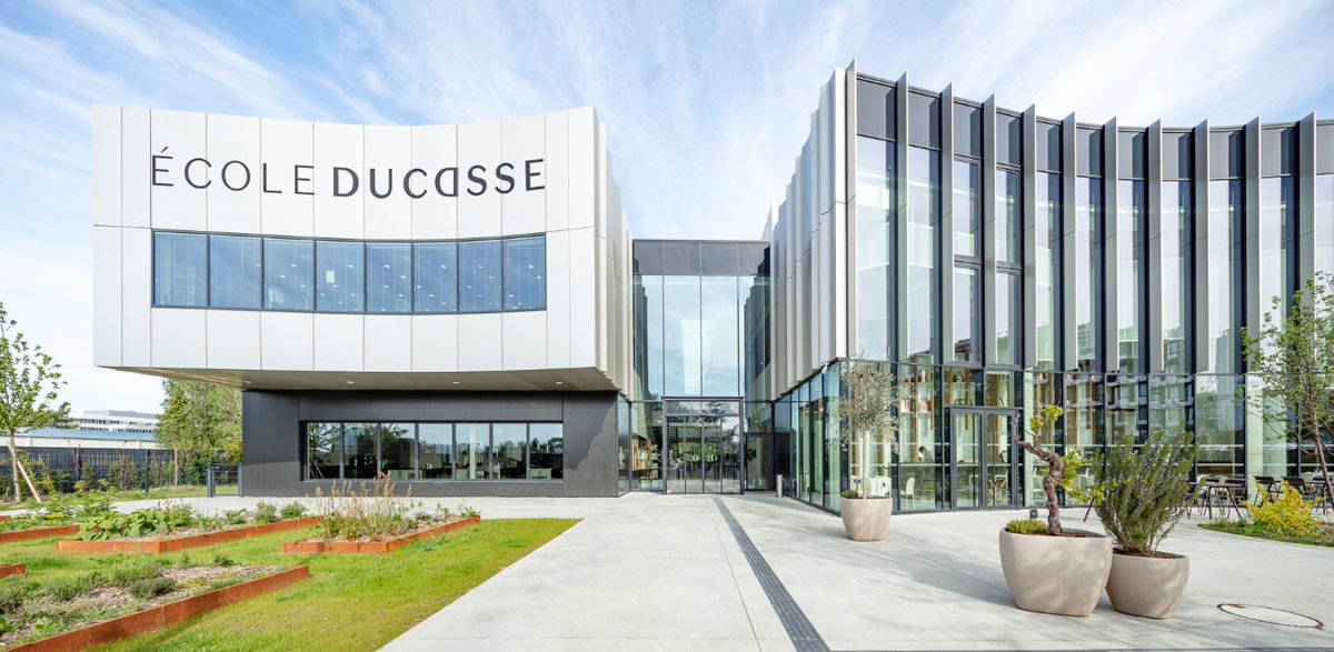eatdrink_sleep's tweet image. 🍴 What’s shaping the future of food in 2026? Ecole Ducasse deciphers the major trends:-Read more: eat-drink-sleep.com/2026/02/27/gas…

#Gastronomy #FoodTrends #ChefLife #Sustainability
