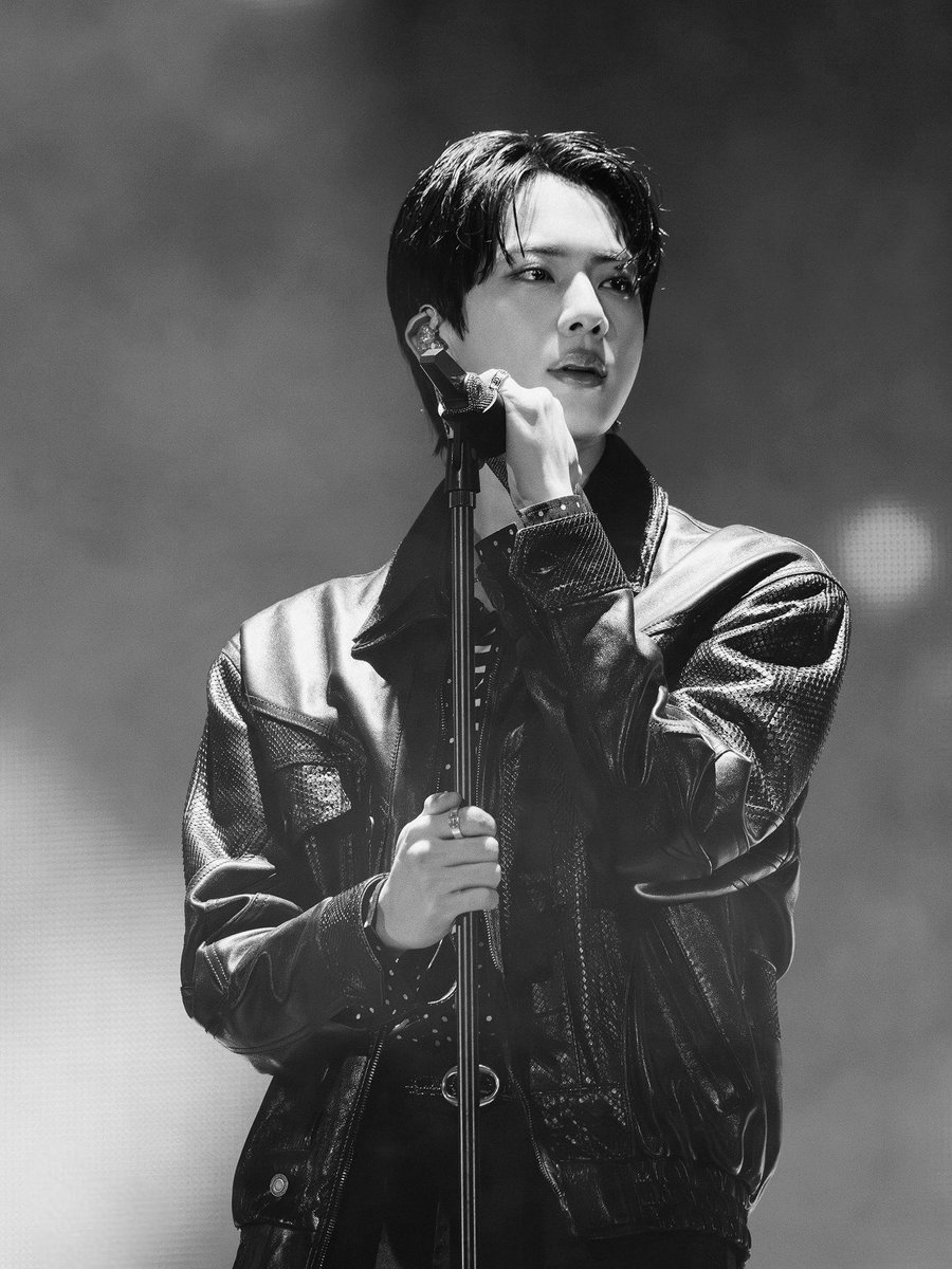 🖤🤍 (@jinmonochromes) on Twitter photo 