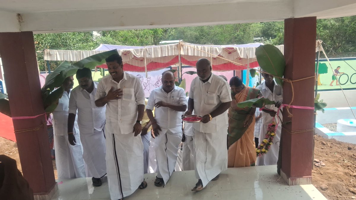 திருவையாறு சட்டமன்றத் தொகுதி, திருச்சென்னம்பூண்டி ஊராட்சியில் புதிதாக கட்டப்பட்டுள்ள ஊராட்சி மன்ற அலுவலக கட்டிடத்தை தஞ்சை மத்திய மாவட்ட கழக செயலாளர் திரு. <a href="/durai944/">துரை சந்திரசேகரன் MLA</a> MLA அவர்கள், தஞ்சை நாடாளுமன்ற உறுப்பினர் திரு. <a href="/Murasoli_tnj/">Murasoli S</a> அவர்களும் திறந்து வைத்தனர். உடன் ஒன்றிய கழக செயலாளர்
