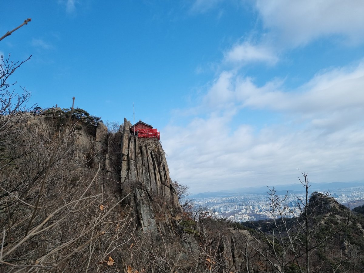 jsk4002's tweet photo. 관악산 (2026-05)
#관악산 #관악산연주대 #좋은기운 
#일이잘안풀릴때 https://t.co/YLDbPk2Y3z