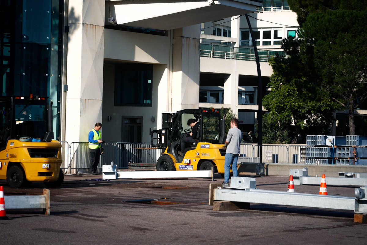 ACM_Media's tweet image. 🏗️ Le montage a démarré lundi… et le circuit se dessine déjà sous nos yeux 💪🤯

__

🏗️ The build began on Monday… and the circuit is already coming to life under our eyes 💪🤯

#MonacoGP #MonacoCircuit #MonacoEPrix