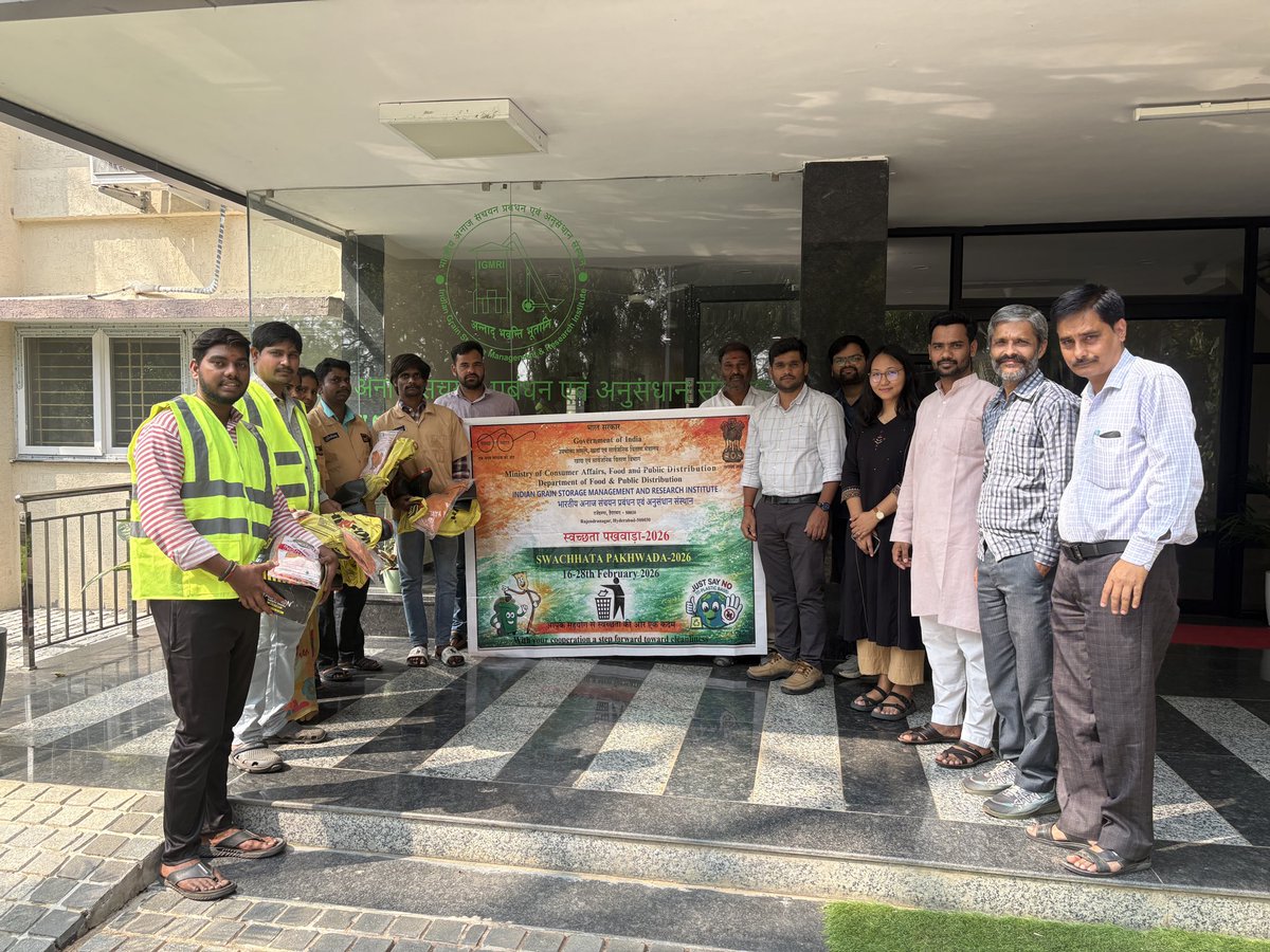 OfficerC1869's tweet photo. Day 10 of swachhata pakhwada 
Felicitation of safai mitra at IGMRI Hyderabad 
#swachhatapakhwada2026
@igmrihapur @fooddeptgoi https://t.co/OyVt3GYQMF