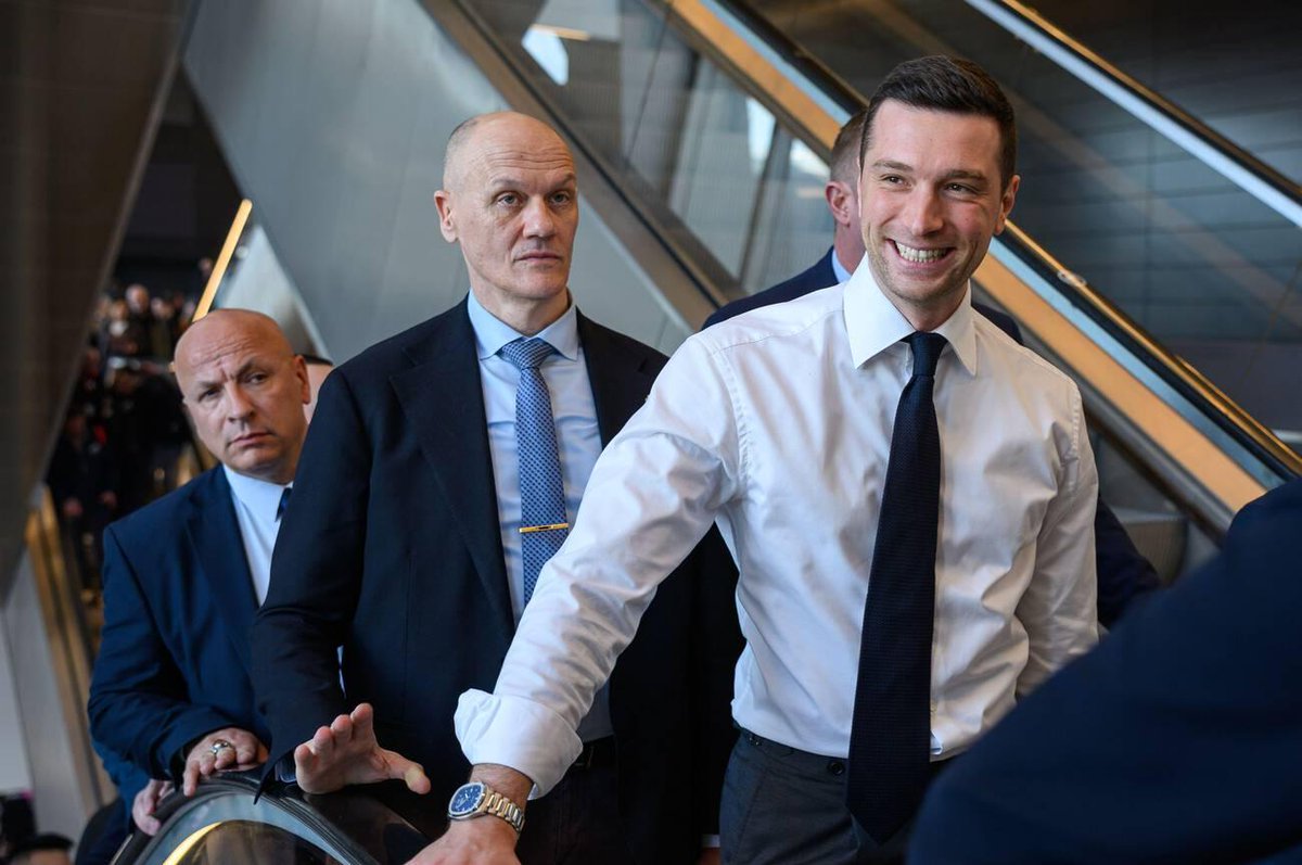 Bardella pics🇫🇷 tweet media