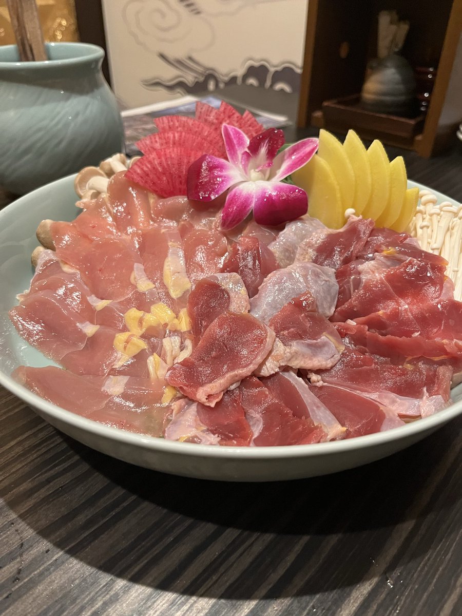 kihou0103's tweet photo. 嬉しすぎる
大将さんもめっちゃいい人だし、うじとうえだファンって事で話聞けたし、、
サカモトやんやっぱ声大きいらしいし。最高
#うじとうえだ https://t.co/qvoFgF4d9i