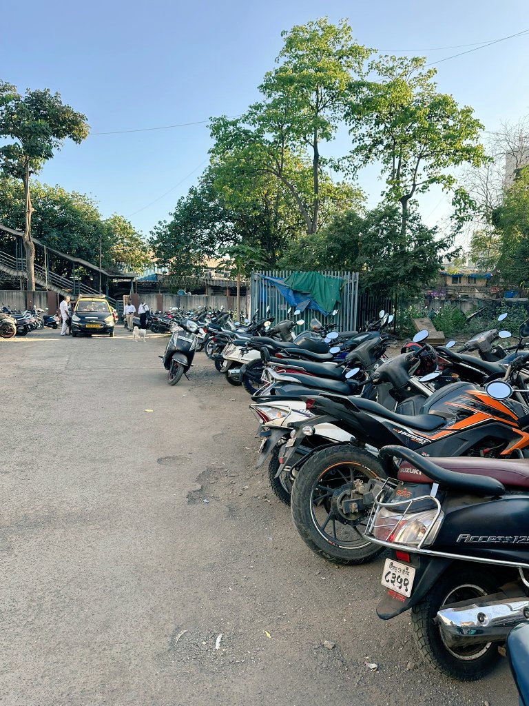 AGAINSTcrime111's tweet photo. https://t.co/j38BfUtk03
We have been raising the concern of criminal activities taking place on pretext of Parking by the outsiders and can drivers on @MumbaiPortTrust lan #BPT colony.
The negligence of @MumbaiPolice @KalachowkiPS is pushing crimes.
#MBPT
#mumbaiporttrust https://t.co/osh5QTeq4h