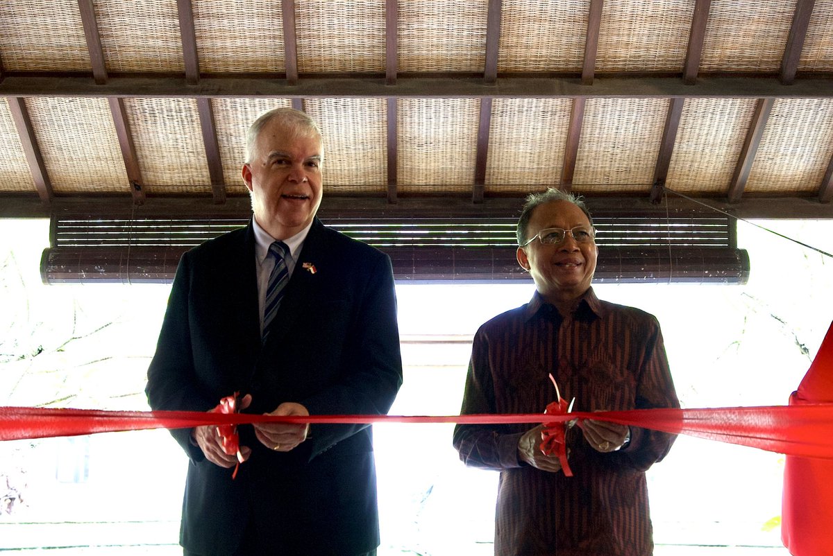 U.S. Consulate General Surabaya tweet media
