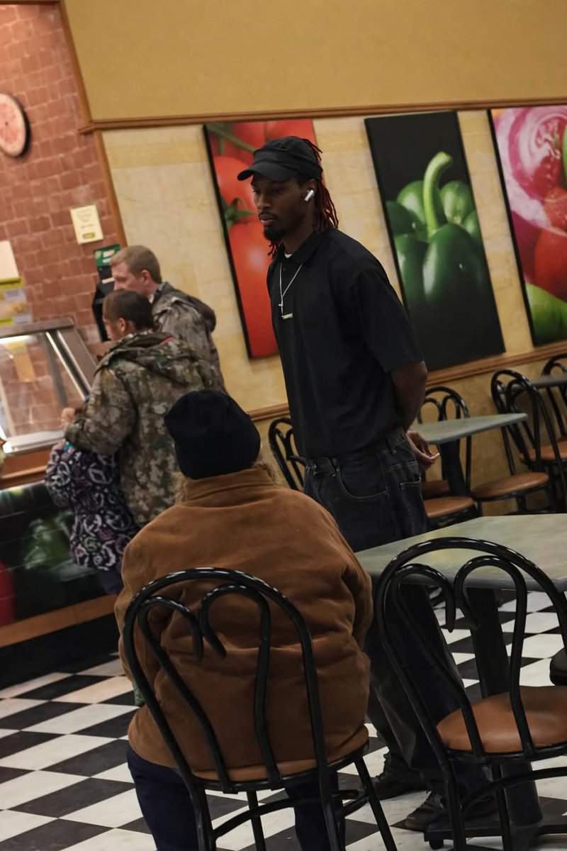 CrazyVibes_1's tweet photo. "I didn't get this man's name. He works at the Subway in Walmart in Bluefield, VA.

He made my lunch today with amazing enthusiasm and pleasure! He was courteous and very professional. Then, as I was eating, this elder woman came in. He came from behind the counter, helped her to a table, read her the menu, explained the different meal deal options, and then went and made her lunch.

He went above and beyond customer service! I wish I would have gotten his name, but if you go eat there, be sure to tell him what a great job he does! His warm hospitality today certainly warmed my soul!"

* Scylar Jones