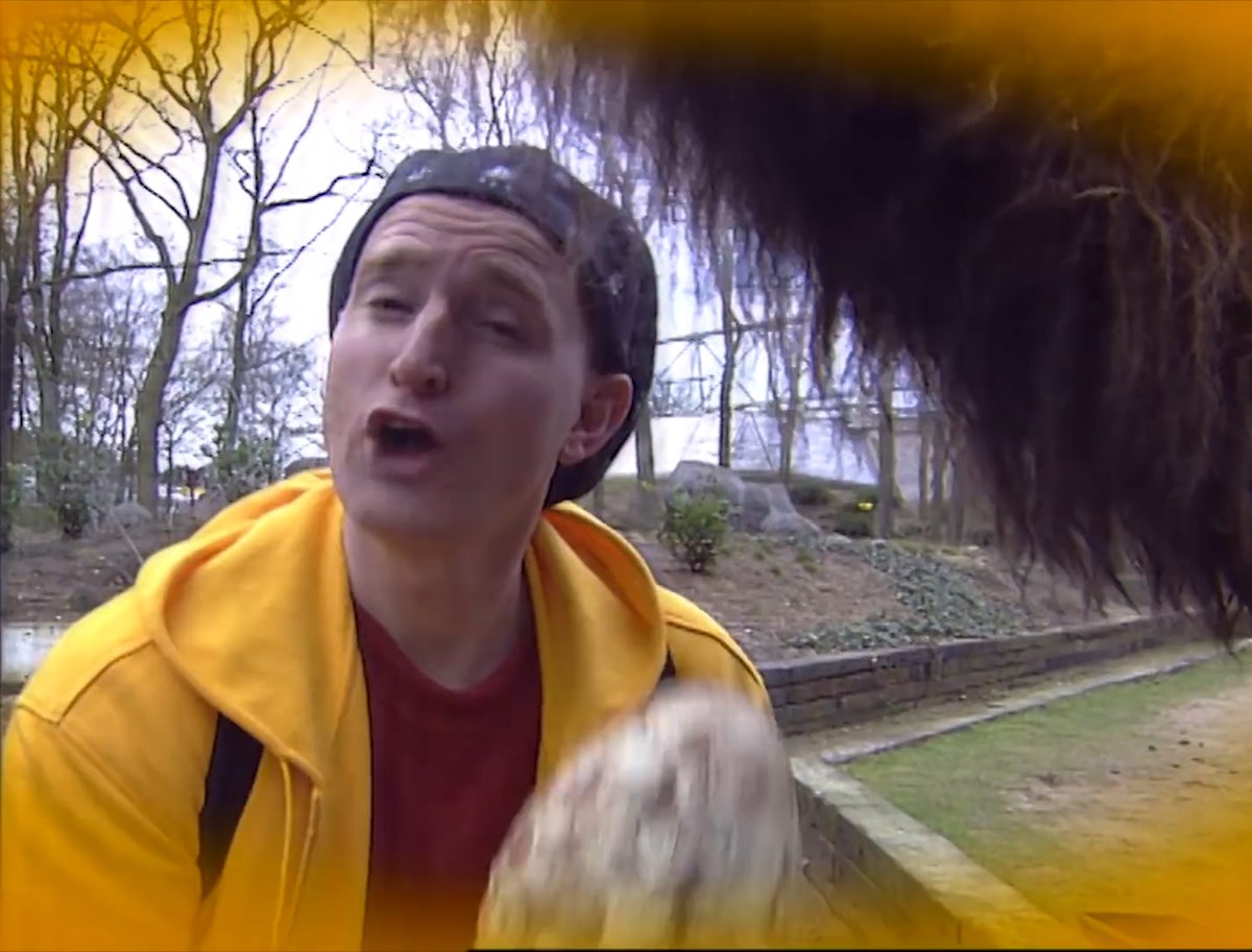 EenBFrames's tweet photo. Seizoen 1 - Aflevering 1; Een Eenzaam Ei

Frame 6663 https://t.co/SI0SgFxnTd