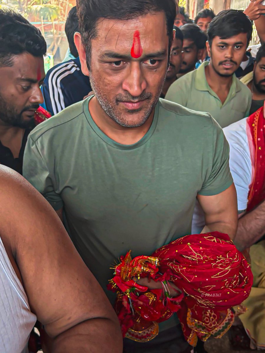 MS Dhoni at Deori Maa temple for blessings 🥹💛

- ITS TIME FOR IPL 2026...!!!!!