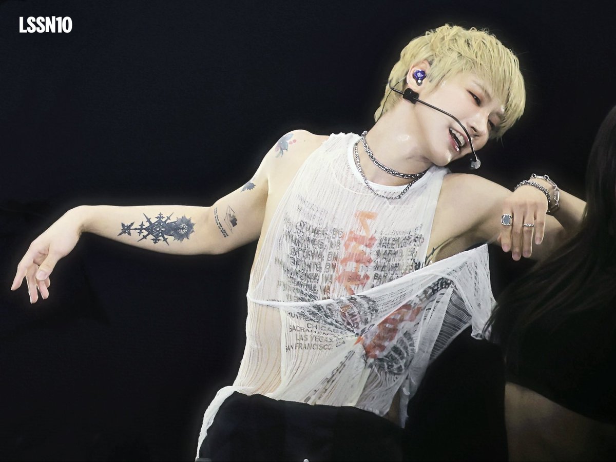 Celebration of human art 🖼️

260214 SMTOWN BANGKOK

#HAPPYTENDAY 
#TENLEE #tenlee_1001 
#TEN #텐 #เตนล์ #李永钦