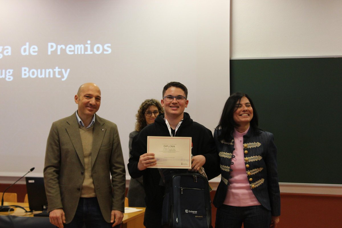 HackOnURJC's tweet photo. ‼️🚨Entrega premios Bug Bounty🚨‼️
Enhorabuena a los ganadores, Jaime Bonafé Macedo y Pablo Picurelli Ortiz!!

 #HackOn2026 https://t.co/XSaJJpJ0dA