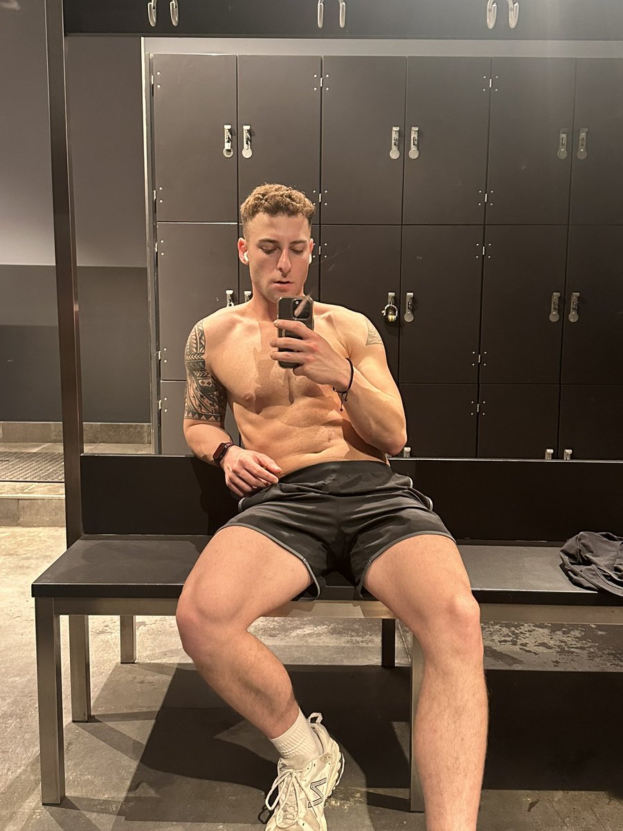 ALEX NUDE BOY tweet media