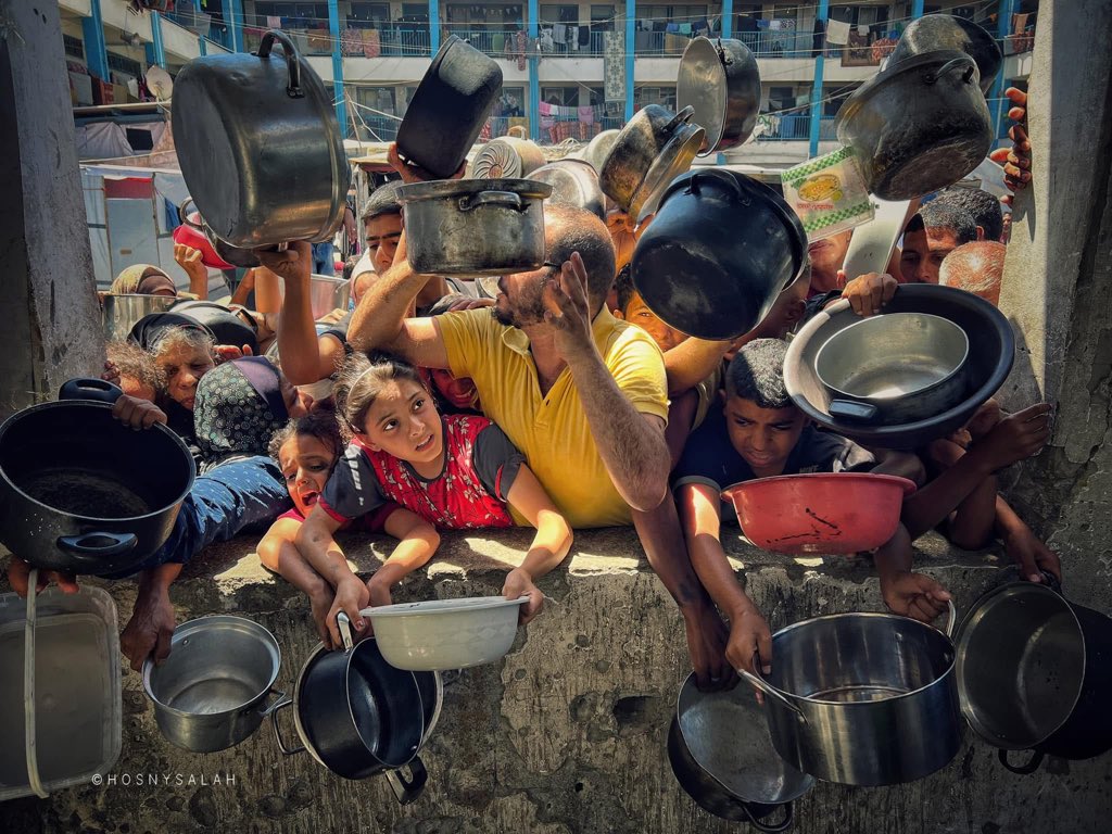 Hamzasharif5750's tweet photo. Breaking: World Food Organization to halt all kitchens in Gaza starting next Friday.

This isn’t just news.
This is the start of a massive humanitarian disaster.

Hundreds of thousands of children, women, and elderly—people who depended on a single hot meal—will now go completely hungry.

Silence is a crime.