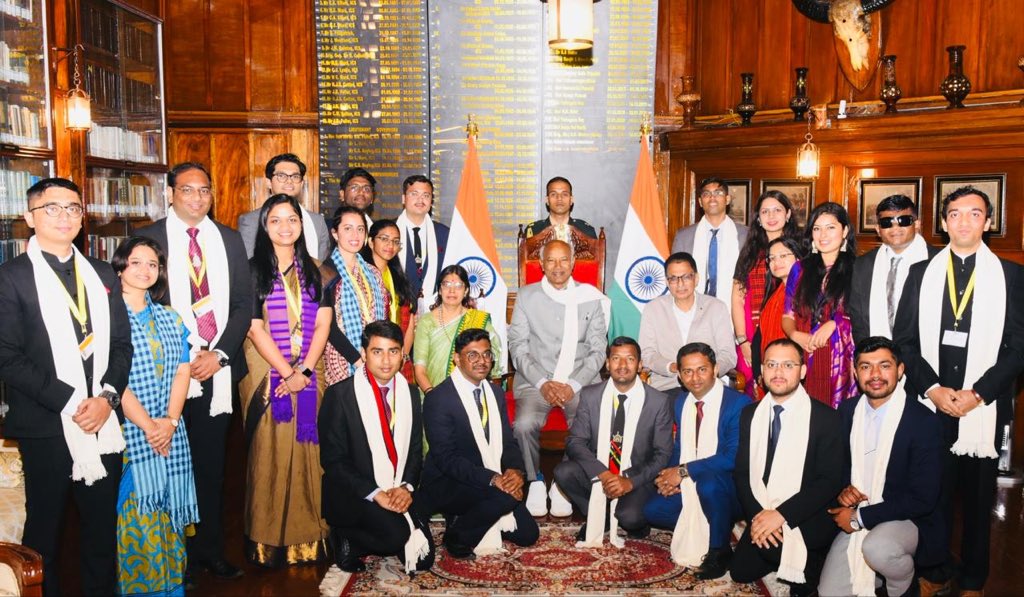 Officer Trainees - Indian Information Service 🇮🇳 tweet media