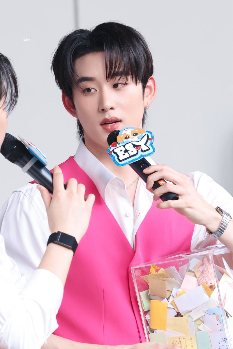 𝑀𝑈𝑆𝐸 tweet media