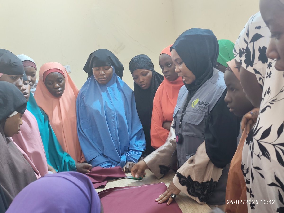 ASAP4ALLI's tweet photo. After learning how to cut fabric for hijab sewing, the Cohort 5 girls are now confidently cutting and sewing their own hijabs. 
.
.
#asapalli #training #tailoring #youngyouth #FYP #foryoupage https://t.co/6lUwGm2d9O